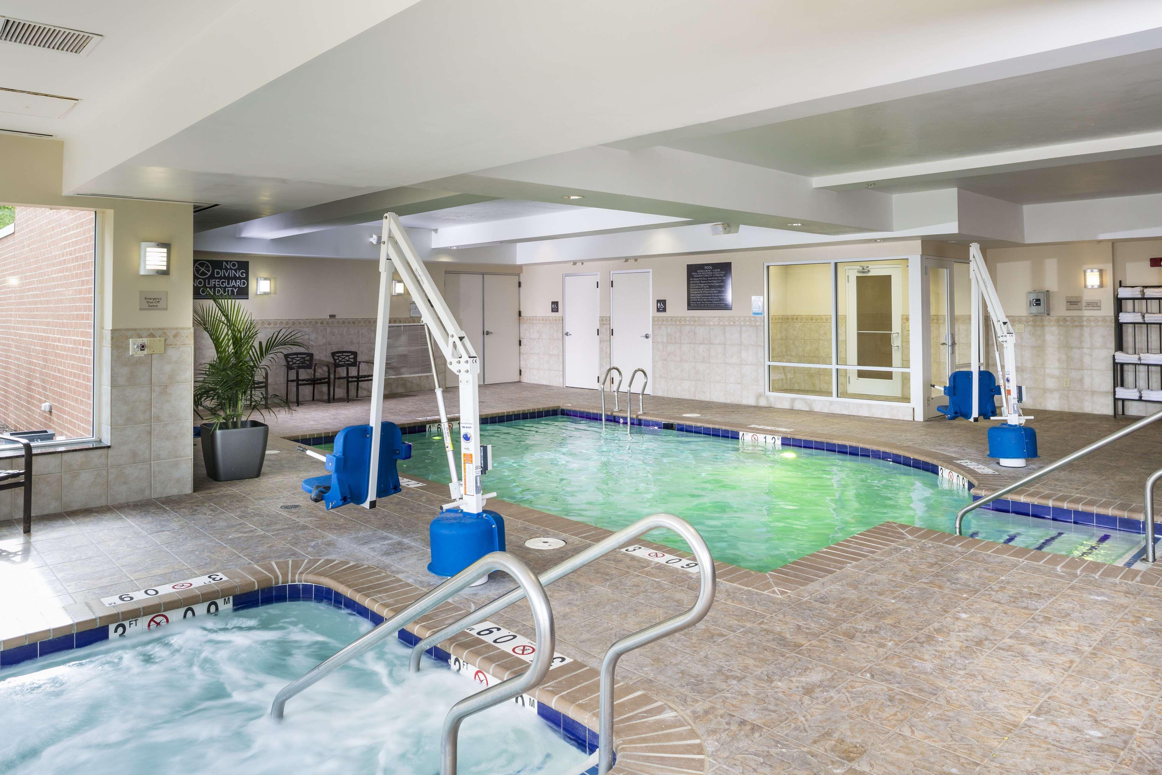 Hilton Garden Inn Hampton Coliseum Central Екстериор снимка