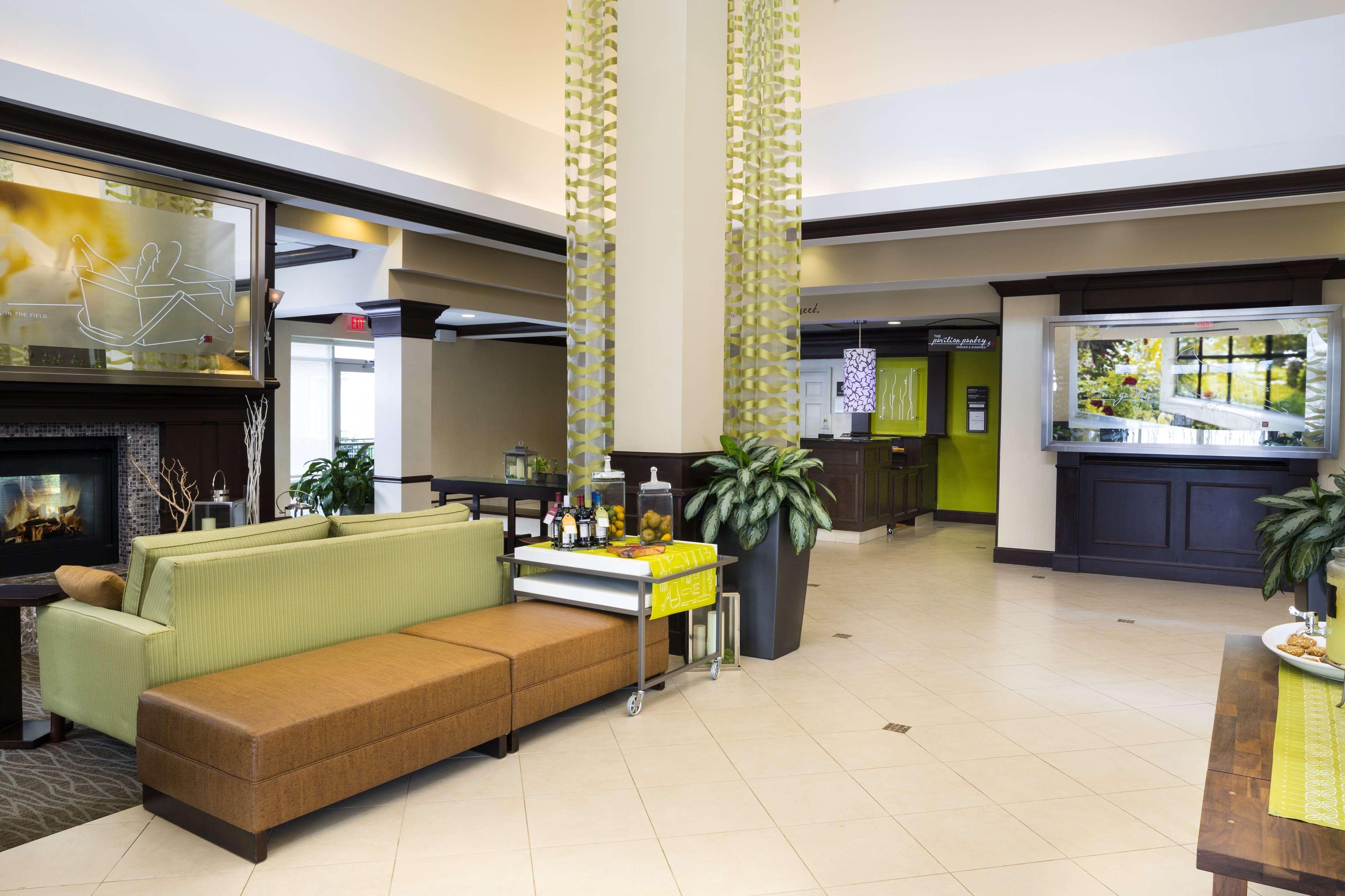 Hilton Garden Inn Hampton Coliseum Central Екстериор снимка